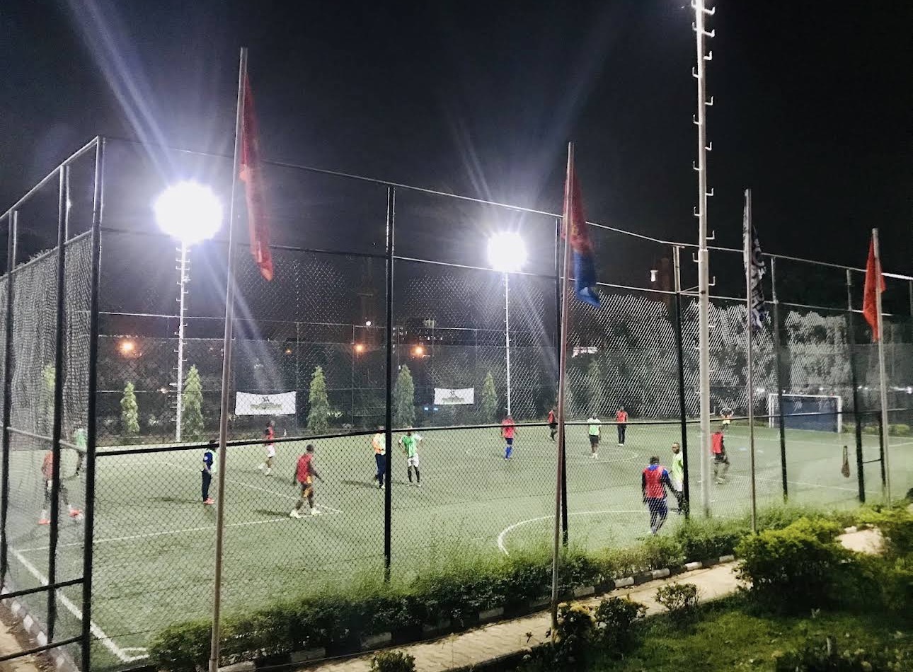 Monaliza Tennis Club night lighting